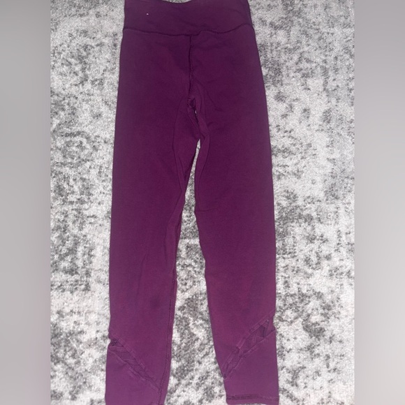 Fabletics Pants - Fabletics Purple High-Waisted Leggings w/ Mesh Detail - Size Medium